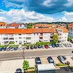 Eleonoras Ferienwohnungen In Wuerzburg Stadt Inklusive Eigenen Parkplaetzen Vor Der Tuer